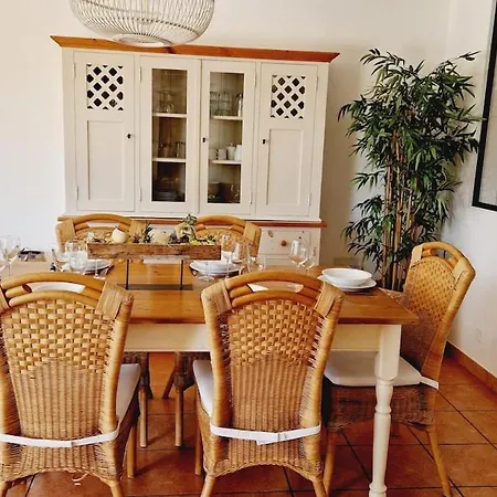 68, Piscine Chauffée à 2 Pas De L'océan Maison d'hôtes *