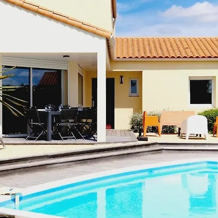68, Piscine Chauffée à 2 Pas De L'océan Maison d'hôtes