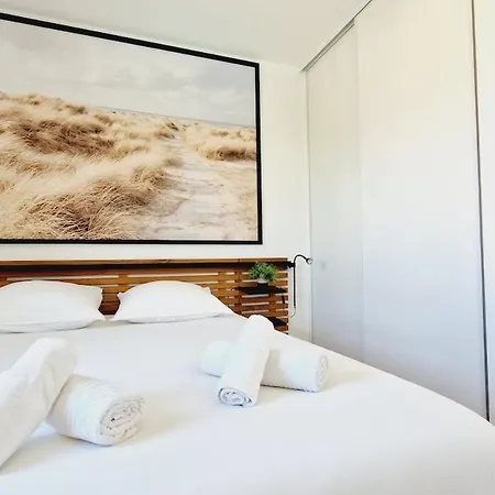 Maison d'hôtes 68, Piscine Chauffée à 2 Pas De L'océan Les Sables-dʼOlonne