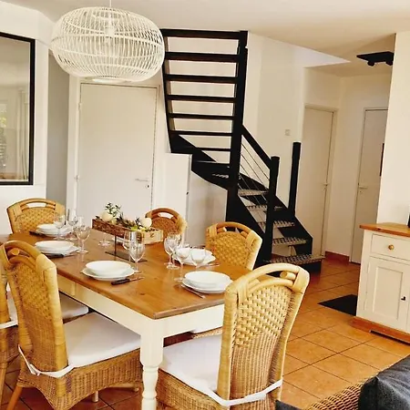 68, Piscine Chauffée à 2 Pas De L'océan Maison d'hôtes