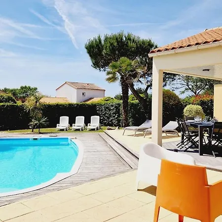 68, Piscine Chauffée à 2 Pas De L'océan Maison d'hôtes Les Sables-dʼOlonne