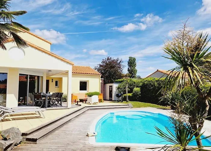 68, Piscine Chauffee A 2 Pas De L'ocean Les Sables-dʼOlonne