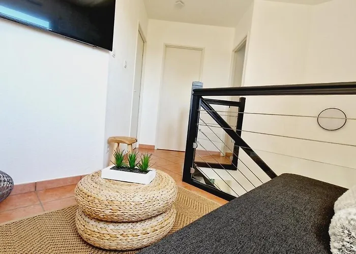 68, Piscine Chauffee A 2 Pas De L'ocean 4*